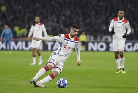 在与年轻新 在与年轻新